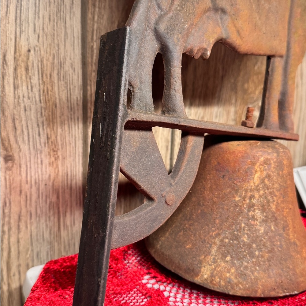 Vintage Cast Iron Hanging Cow Bell - Picture 3 of 7